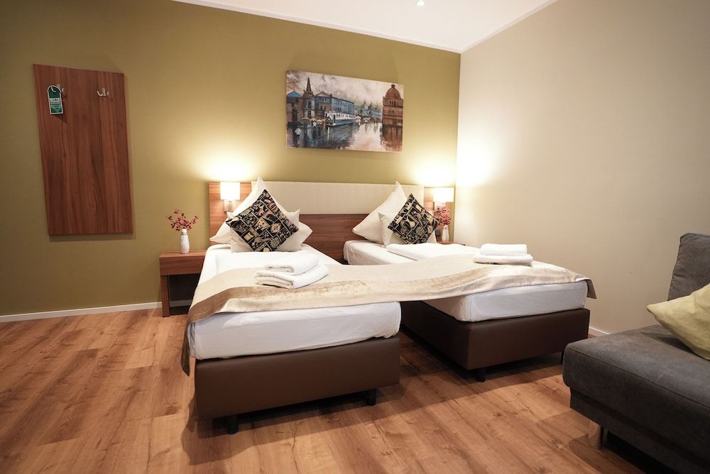 undefined Hotel Attaché 4