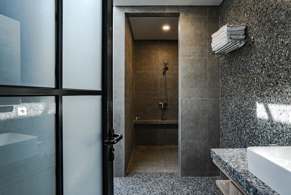 LOA Living Solo Baru Paviliun Suite 5