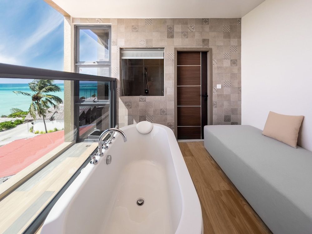 Sky Beach Maldives Hotel Grand Suite, 2 Bedrooms 3