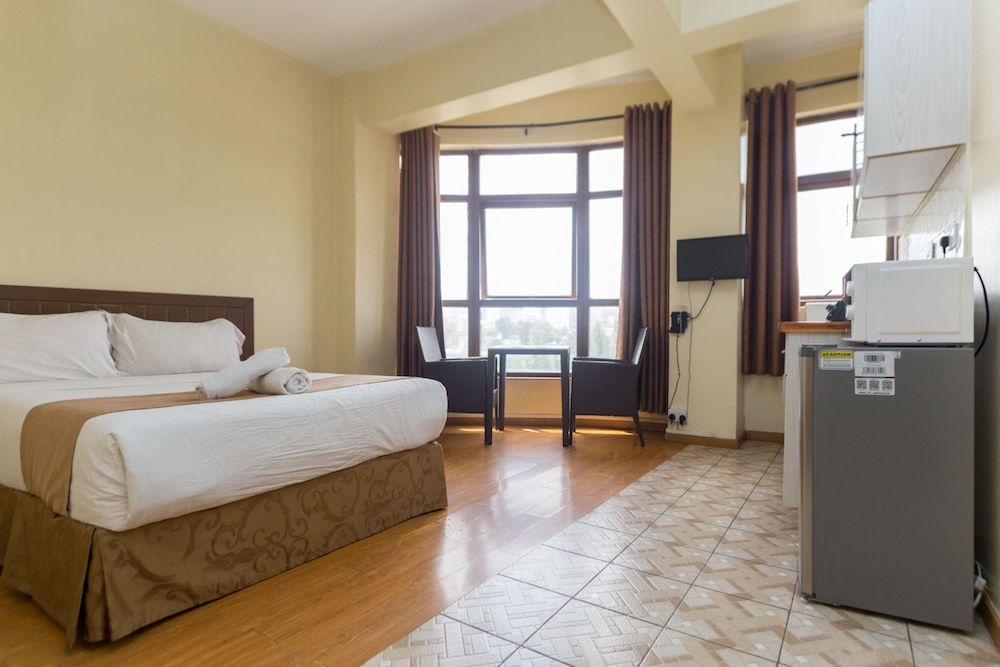 undefined King's Suites 6