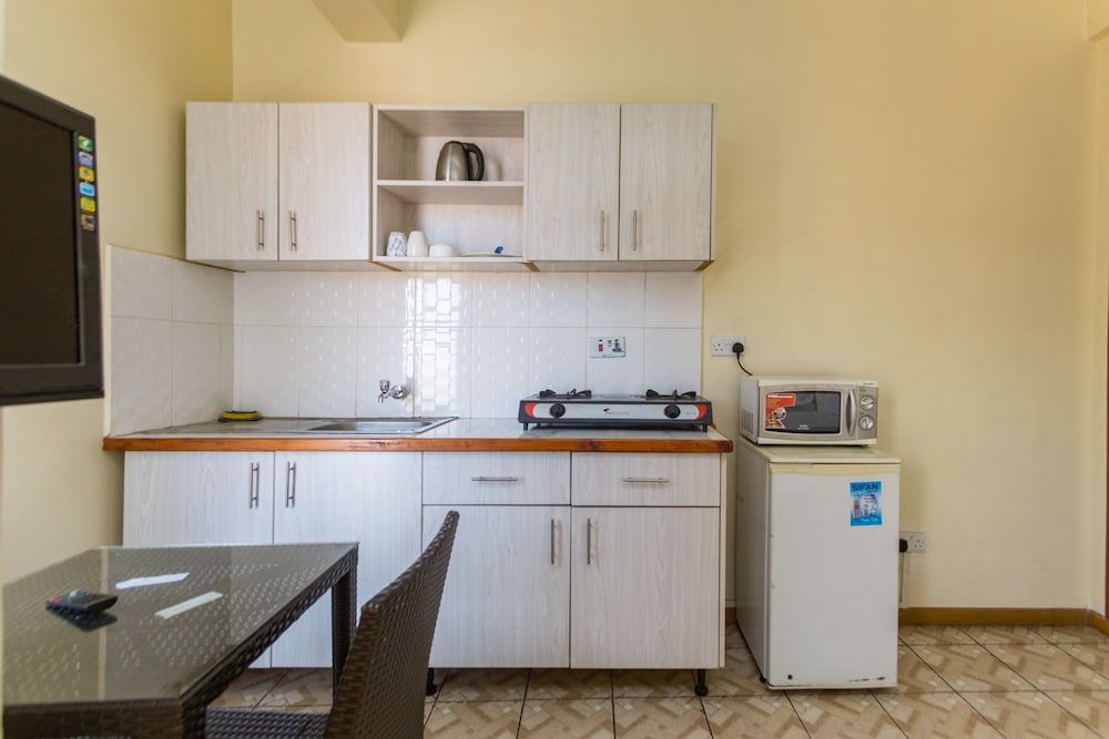 undefined King's Suites 8