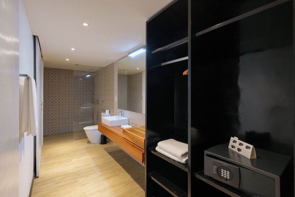 Aprota Villas Luxury Bungalow, 1 King Bed 5