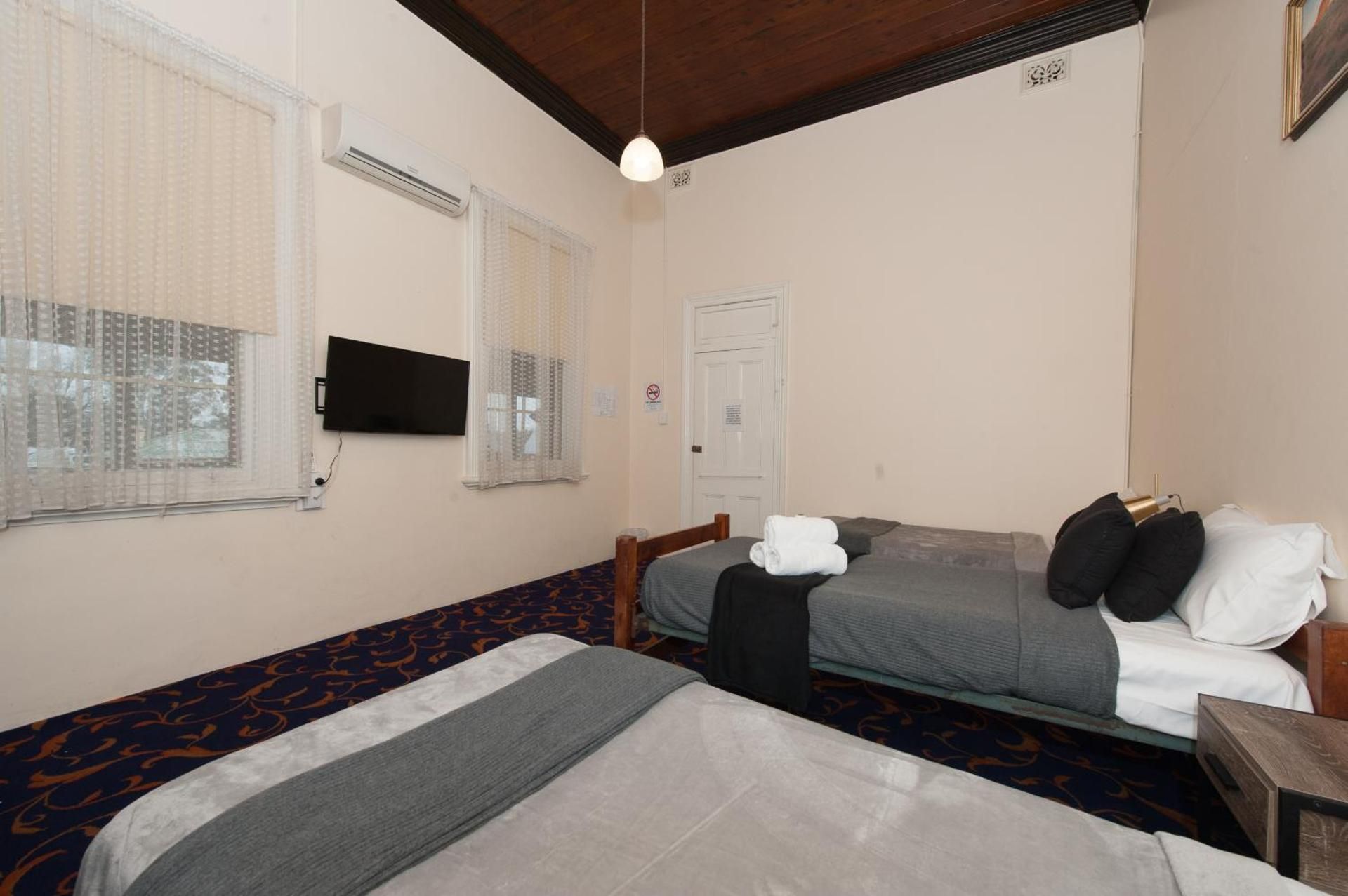 Family Room with 1 Double Bed and 2 Single Bed