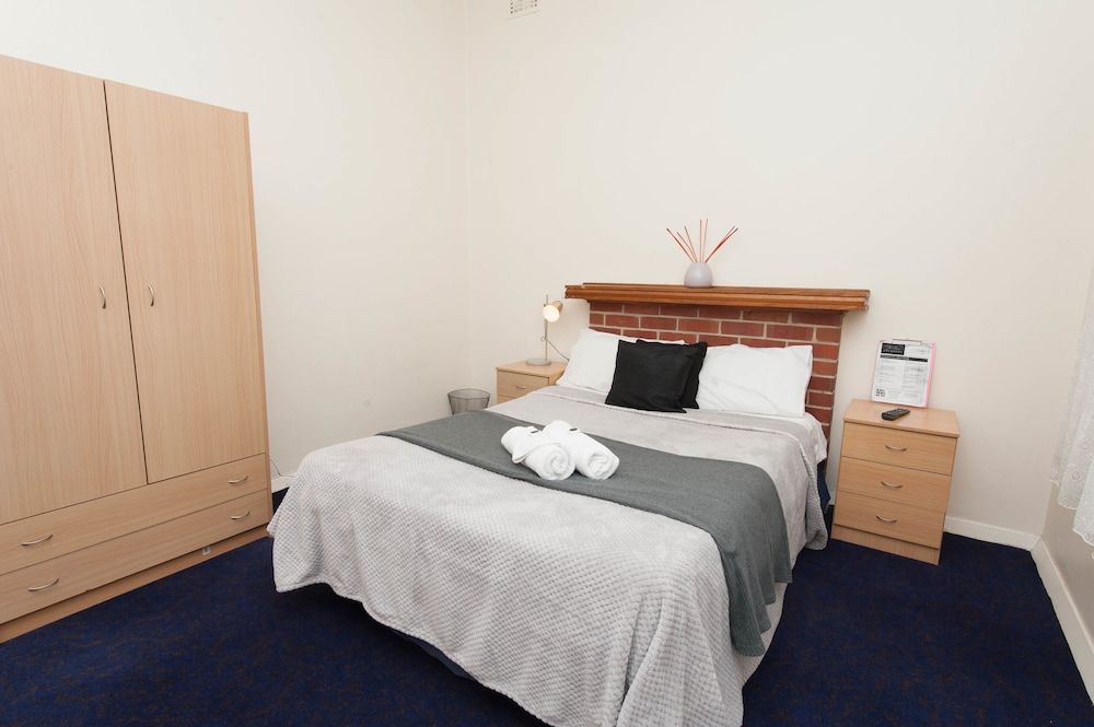 Riverina Hotel Basic Double Room, 1 Double Bed 2