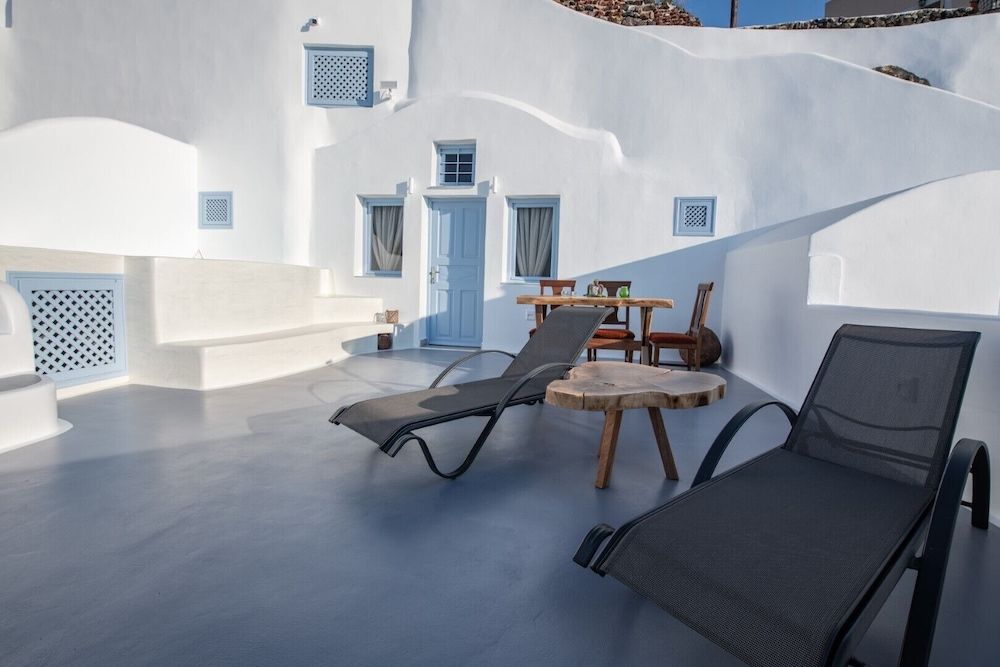 Sun Angelos Oia - Luxury Cave Suites Deluxe Cave Suite, Jetted Tub, Sea View & Sunset View 7