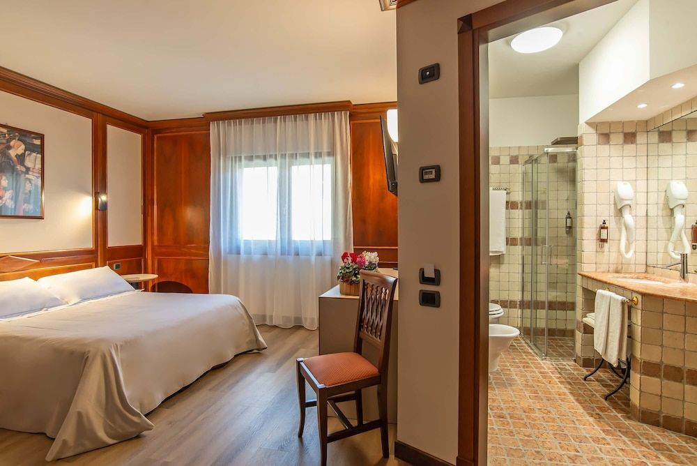 Double or Twin Room, Mountain View