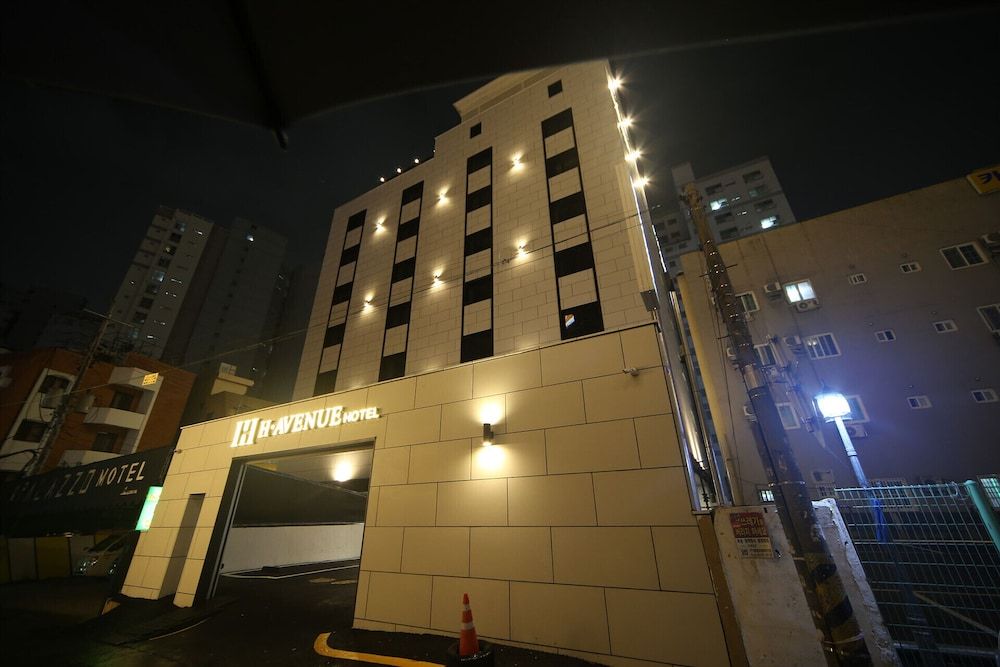 undefined H Avenue Hotel 10