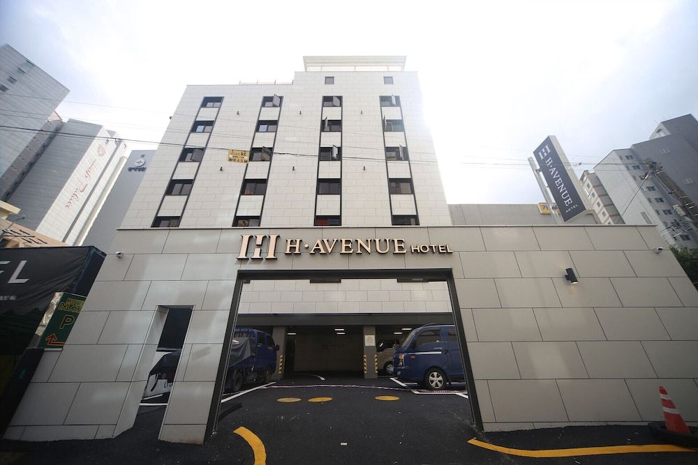 undefined H Avenue Hotel 7