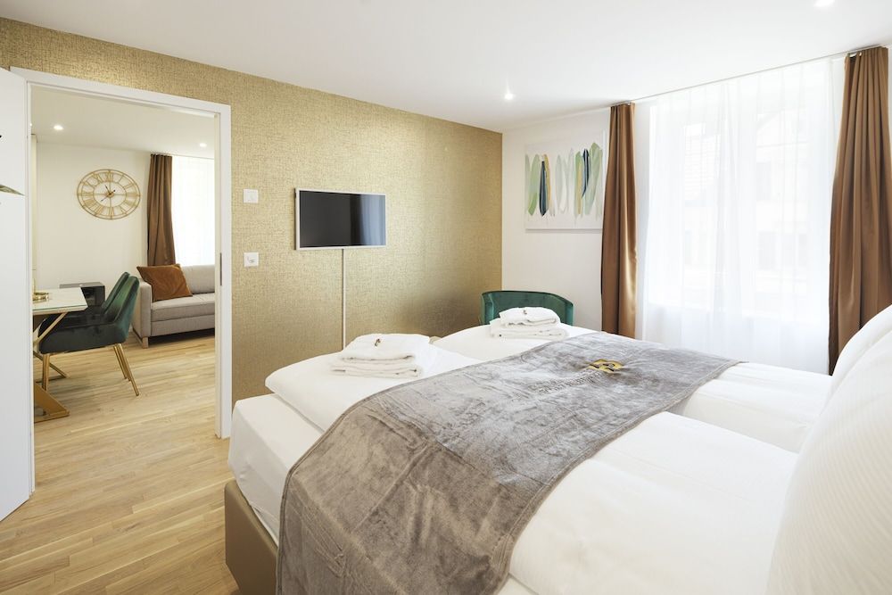 Deluxe Suite