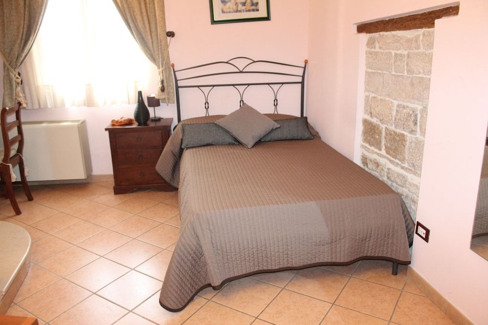 La Dimora Basic Twin Room (La Dimora)