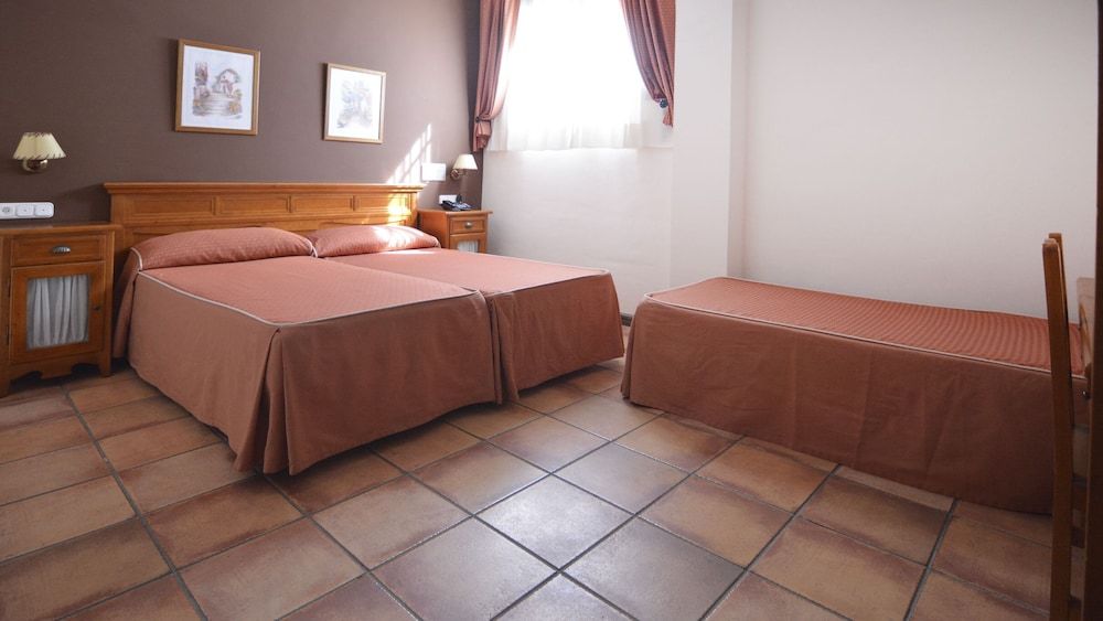 Double Room (Interior)