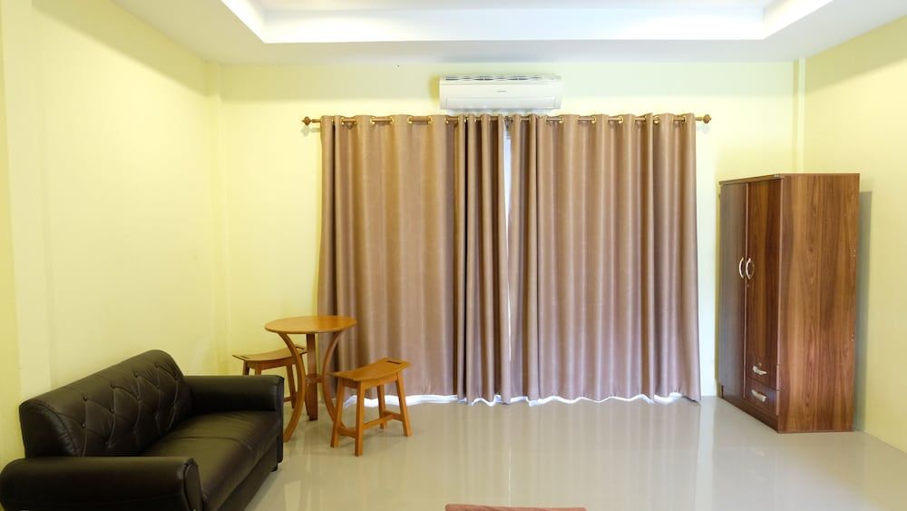 Hasanah Guesthouse Standard Double Room 14