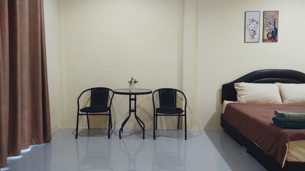 Hasanah Guesthouse Standard Double Room 13