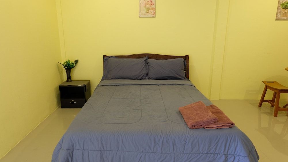 Hasanah Guesthouse Standard Double Room 4