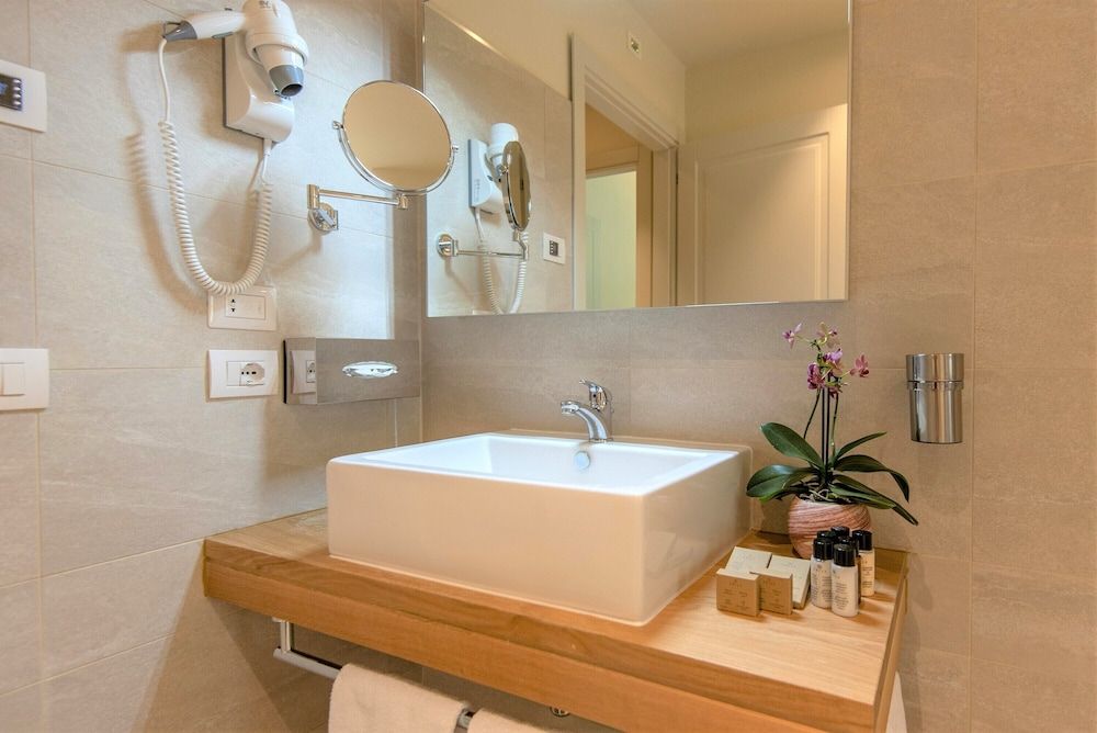 Resort 37 Deluxe Double Room 3