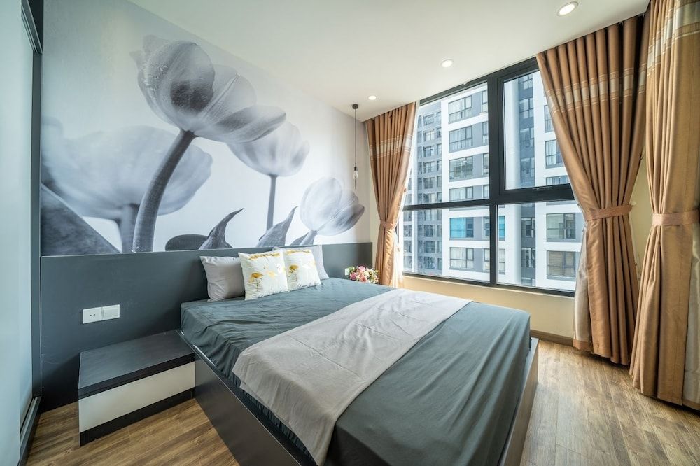 undefined Rosy Home 8