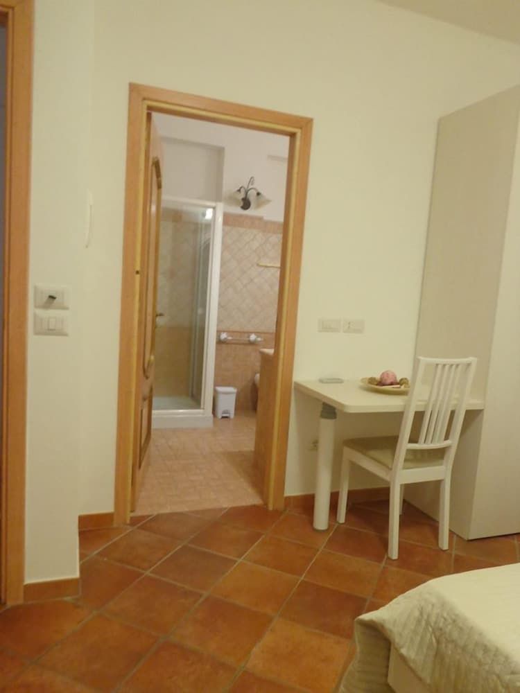 A Casa Di Amici Standard Double or Twin Room 5