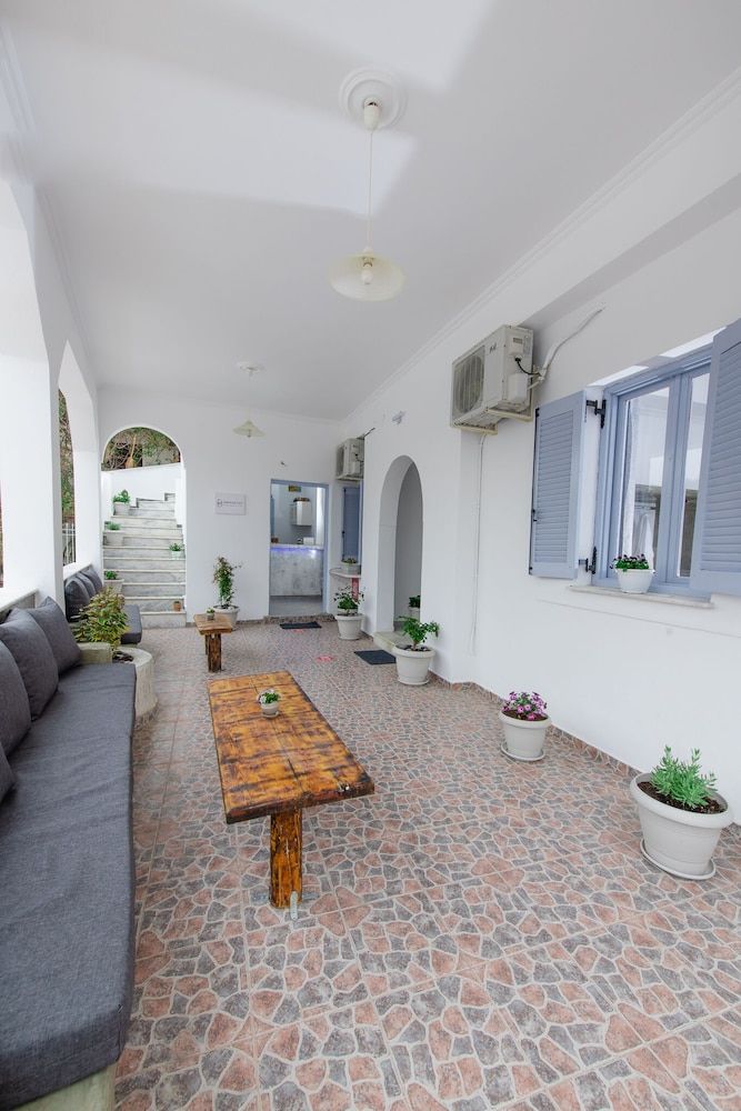 undefined Santorini NY 3