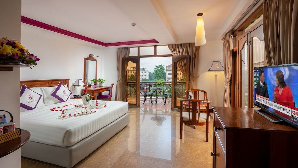 TTC Hotel Premium-Angkor Deluxe Double or Twin Room 4