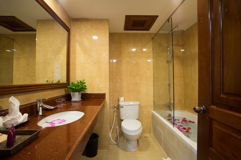 TTC Hotel Premium-Angkor Deluxe Double or Twin Room 9