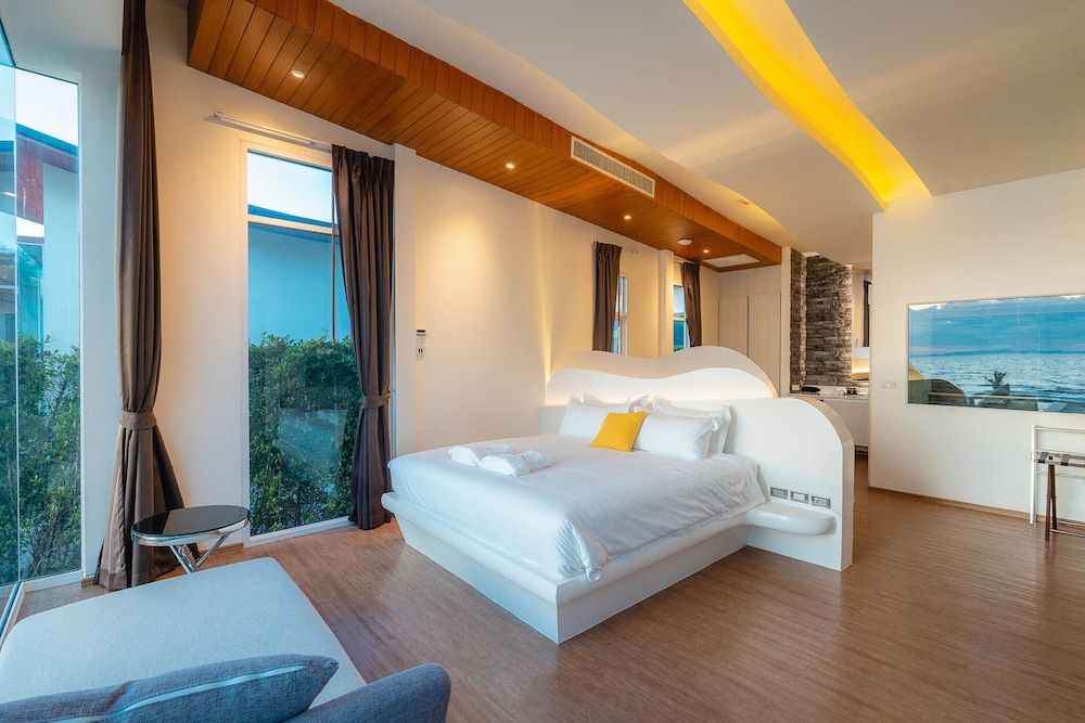 De VeraNiO Resort Pool Villa Beachfront 2