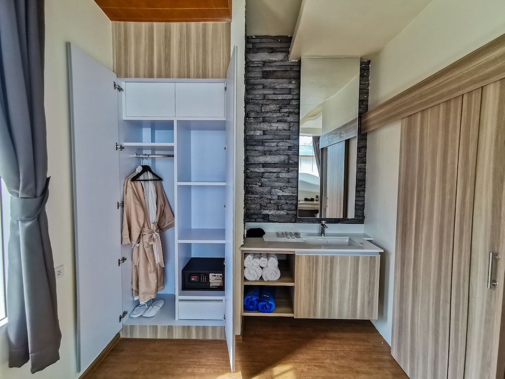 De VeraNiO Resort Pool Villa Beachfront 3