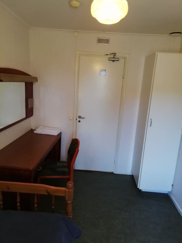 Moshults Vandrarhem Single Room, Shared Bathroom