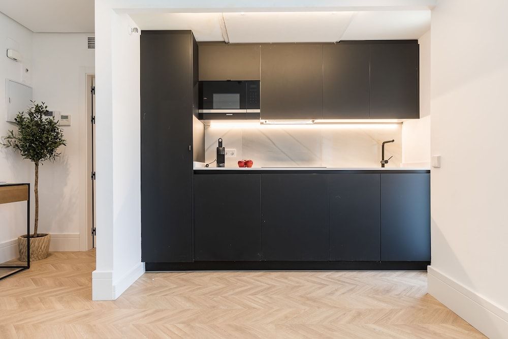 undefined Feelathome Waldorf Suites Apartments 9