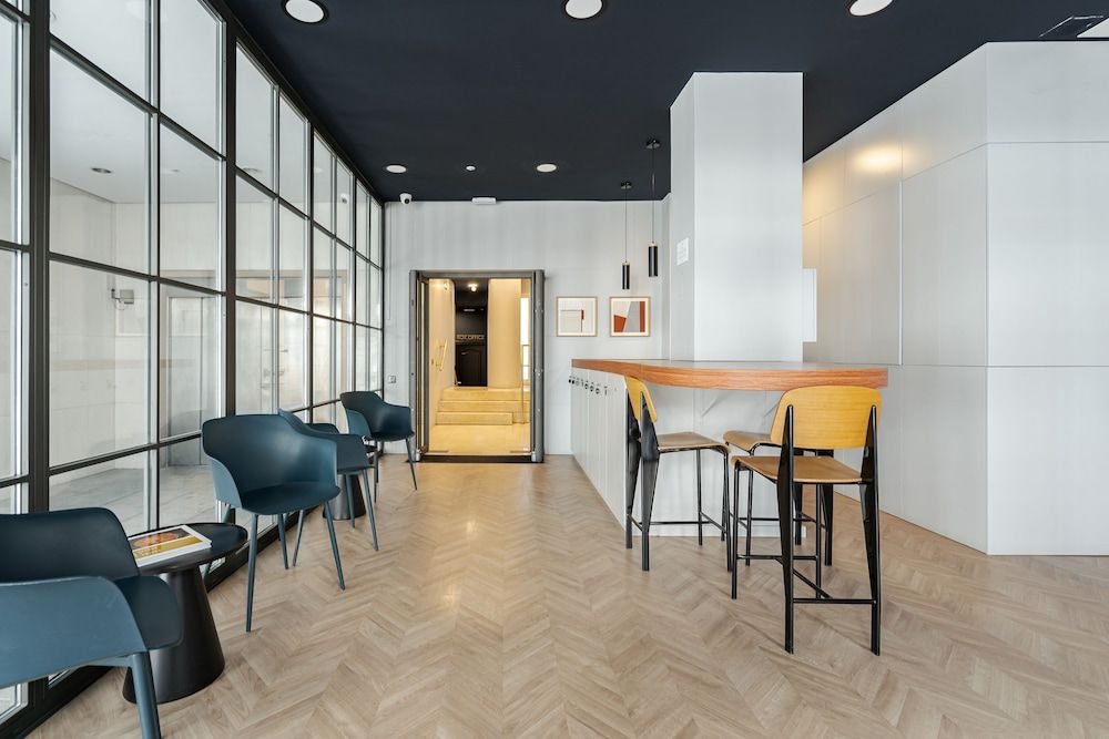 undefined Feelathome Waldorf Suites Apartments 3