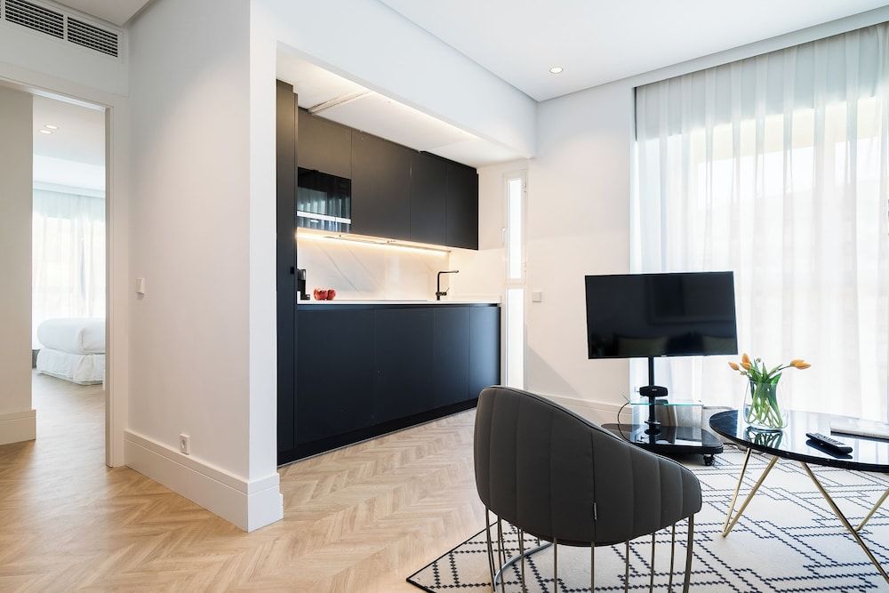 undefined Feelathome Waldorf Suites Apartments 10