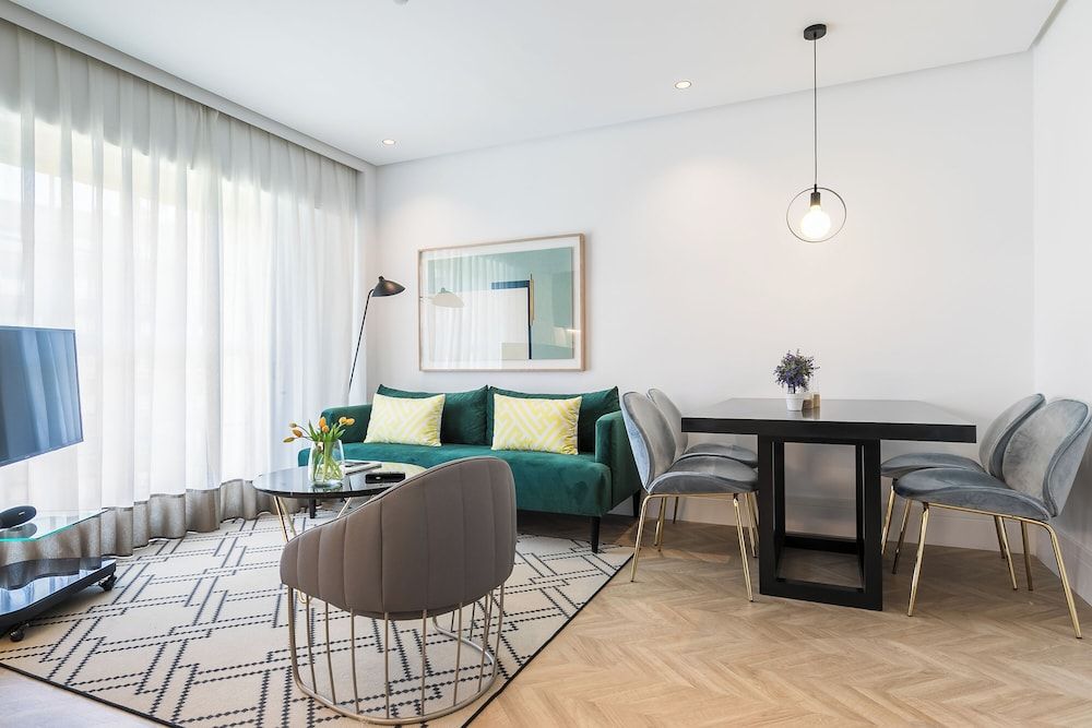 undefined Feelathome Waldorf Suites Apartments 9