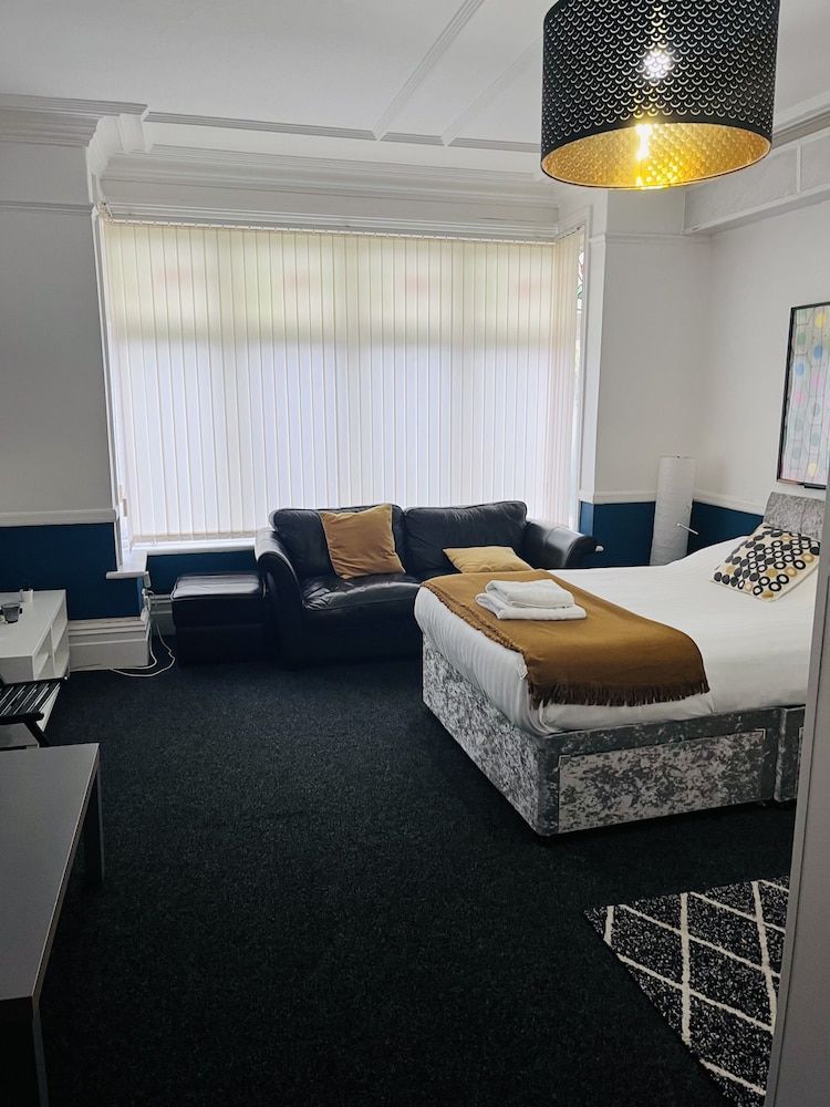 Double Room (3)