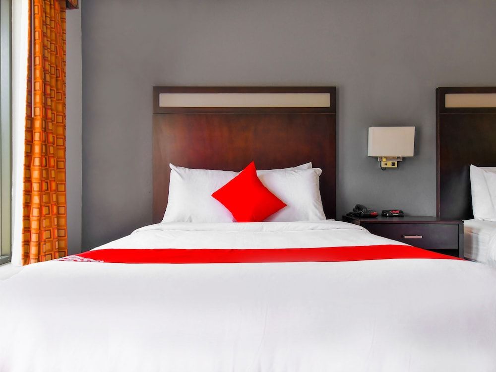 OYO Hotel Texarkana Trinity AR Hwy I-30 2 Queen bed Walkin 3