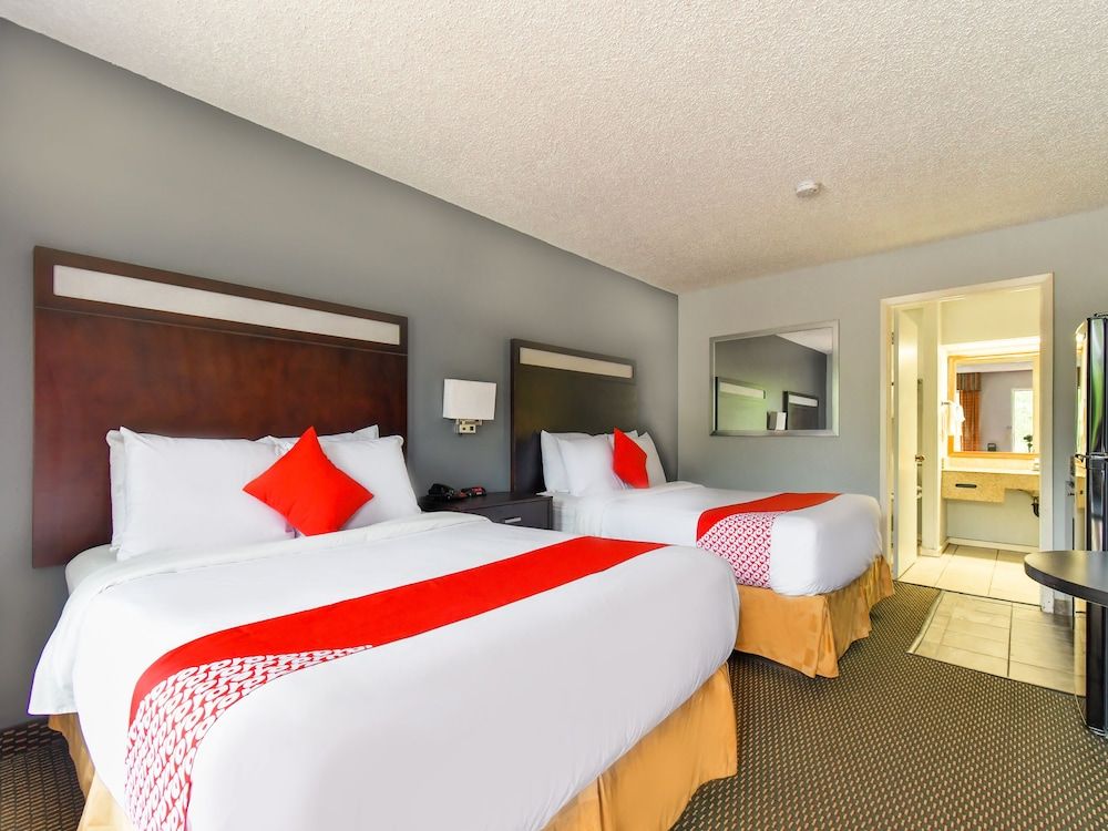 OYO Hotel Texarkana Trinity AR Hwy I-30 2 Queen bed Walkin 2