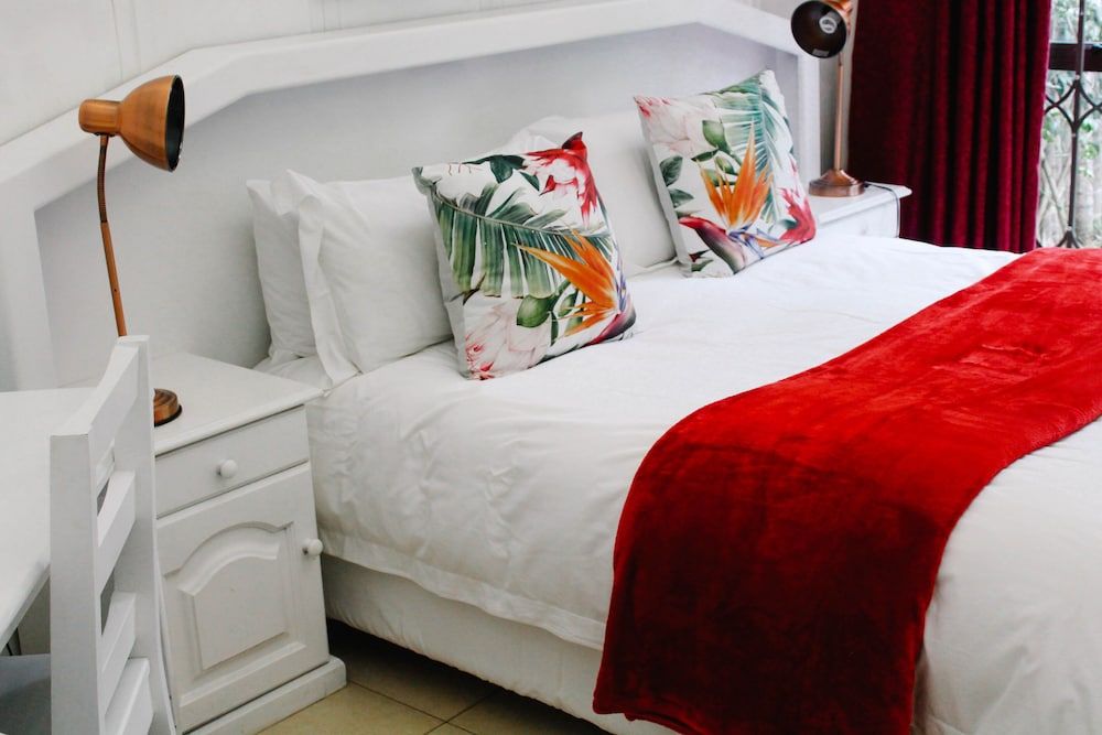 La Dolce Vita Guest House Room (2 - QUEEN ROOM)