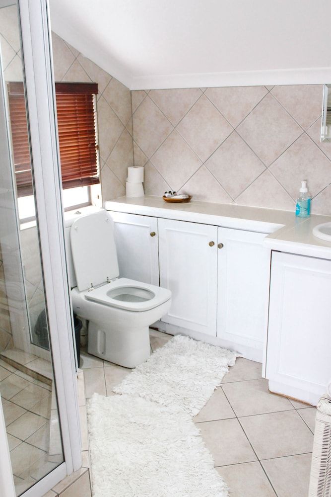 La Dolce Vita Guest House Room (5 - FAMILY UNIT) 8