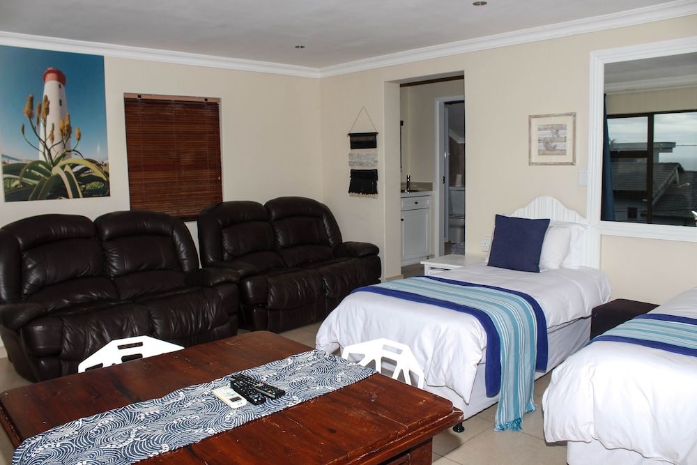 La Dolce Vita Guest House Room (5 - FAMILY UNIT) 2