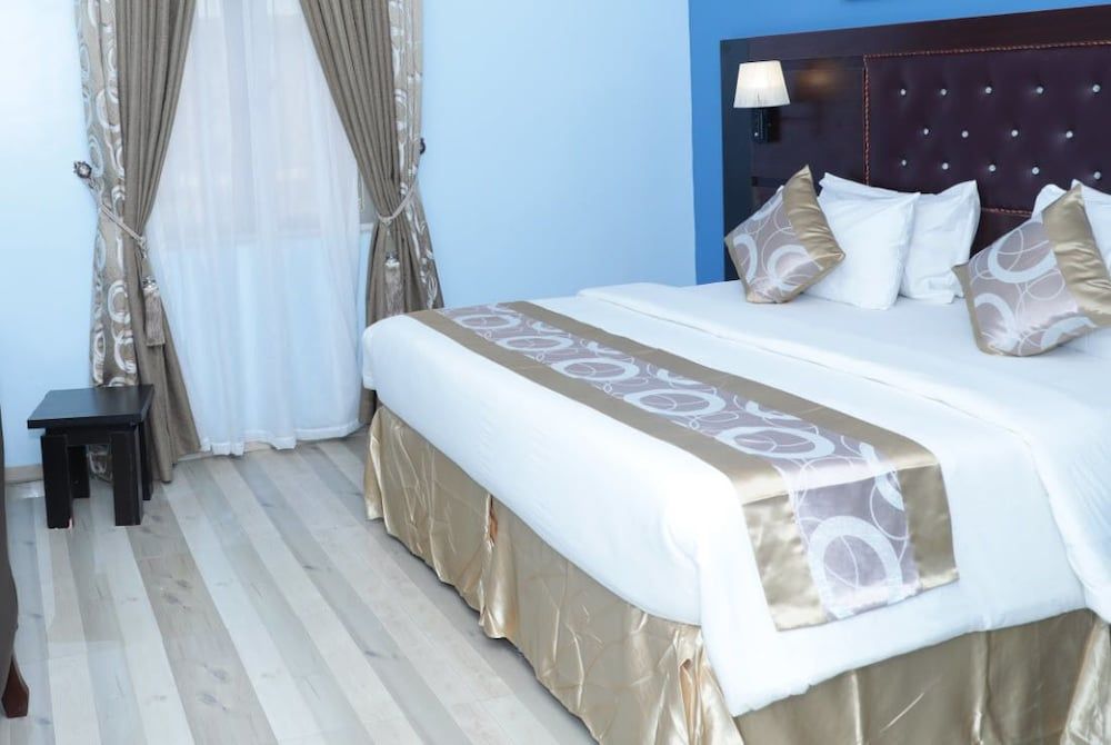 Comfort Room, 1 Bedroom, Non Smoking, City View