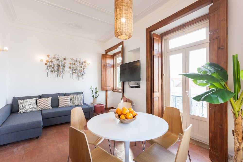 Rossio Vintage Two-Bedroom Apartment - by LU Holidays Apartment, 2 Bedrooms 2