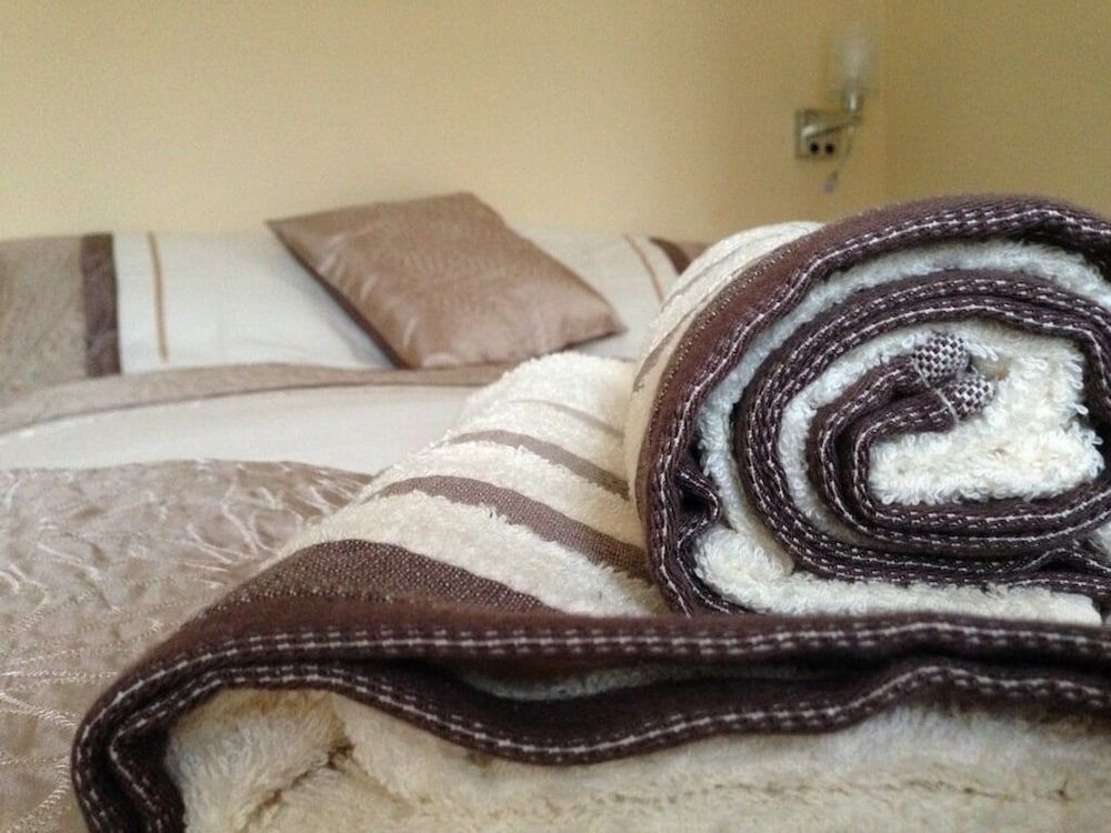 Mildmay Arms Superior Double Room, Ensuite 2