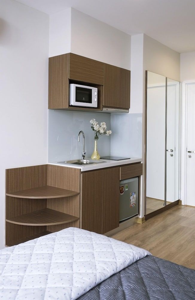 Lotus Inn Serviced Apartment Studio, Balcony, Lake View 5