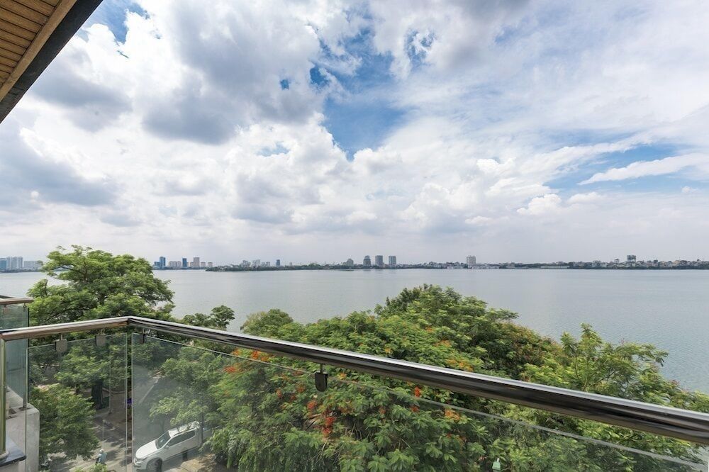 Lotus Inn Serviced Apartment Studio, Balcony, Lake View 13