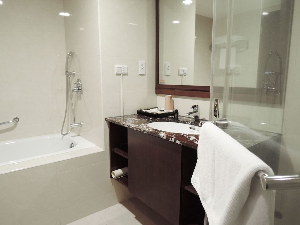 CHECK inn Taipei Neihu Superior Twin Room 3