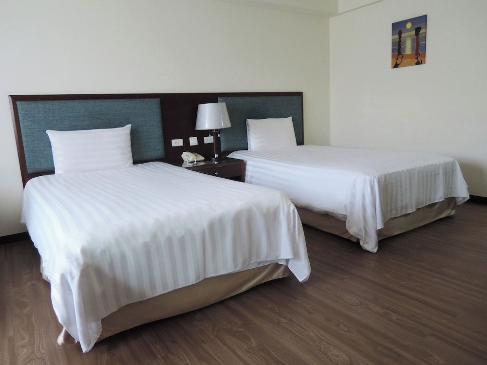 CHECK inn Taipei Neihu Superior Twin Room 2