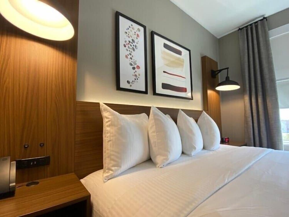 Room, 1 King Bed, Non Smoking