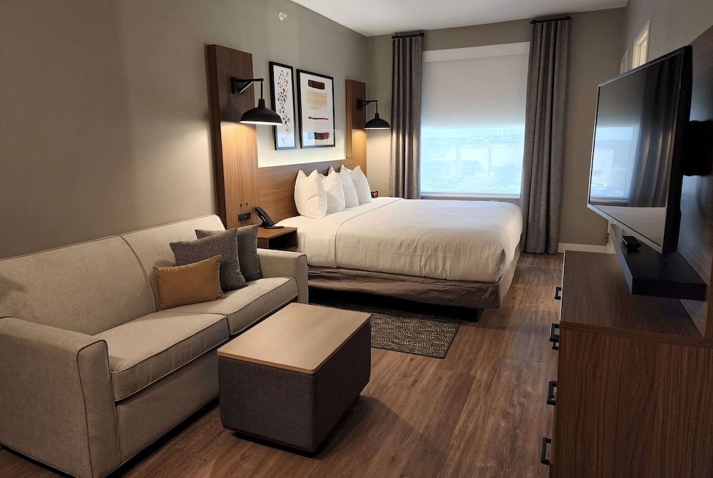 Suite, 1 King Bed, Non Smoking
