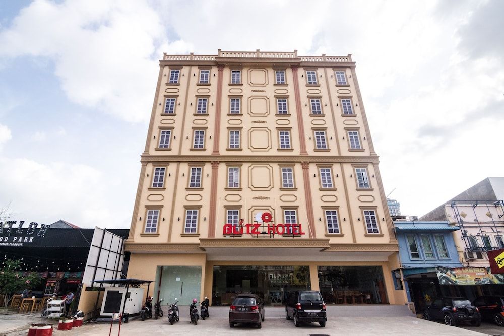 undefined Blitz Hotel Batam Centre 4