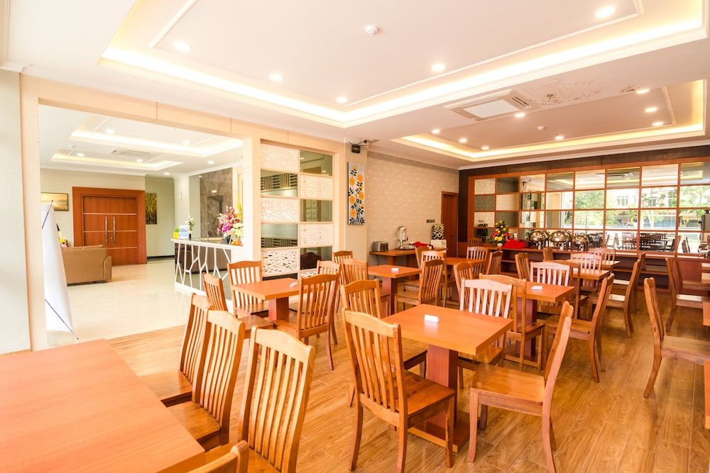 undefined Blitz Hotel Batam Centre 7