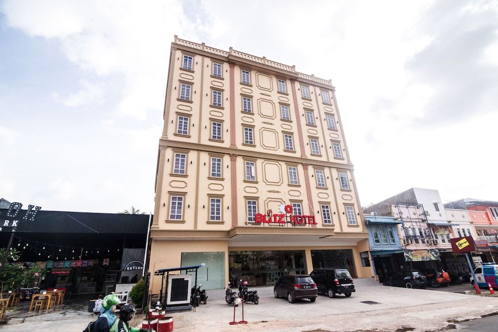 undefined Blitz Hotel Batam Centre 5