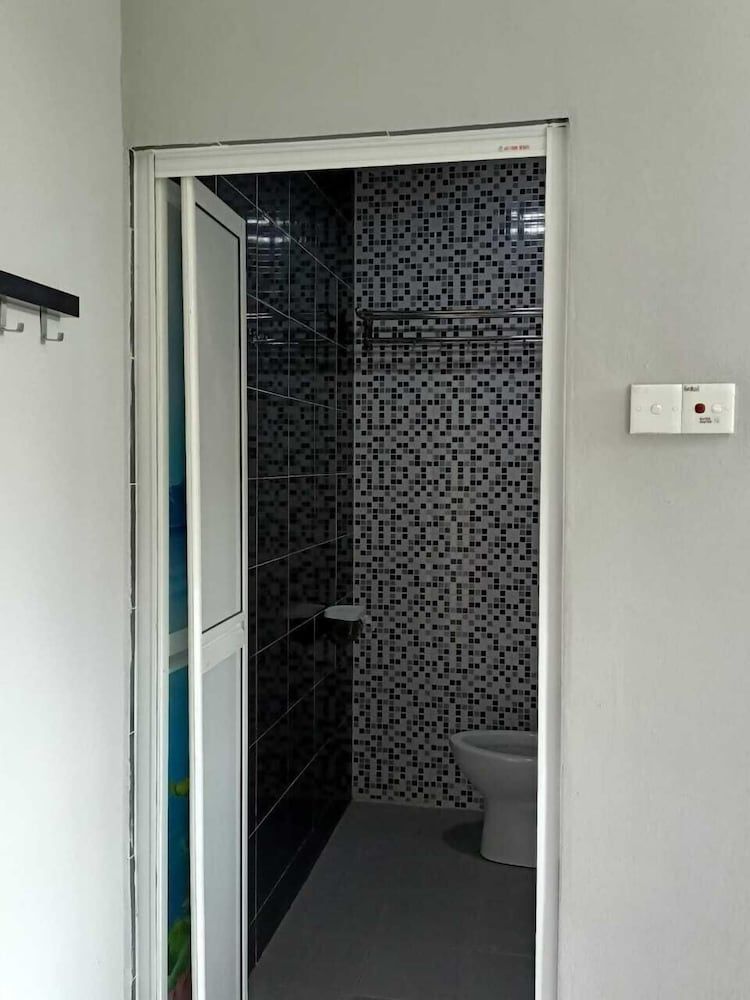 Oyasumi Hotel Deluxe Quadruple Room 10